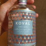 Koval ドライジンのテイスティング・シカゴの前衛による、見た目も香味も華々しいクラフトジン