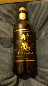竹鶴ピュアモルトのテイスティング・言わずと知れたジャパニーズウィスキーの伝説的銘柄！ノンエイジながらかなりの実力！