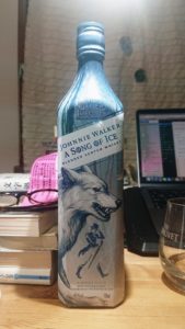 ジョニーウォーカーソングオブアイスのテイスティング＆レヴュー・大ヒット海外ドラマ・ゲームオブスローンズとのコラボ。不思議なひんやりクールな甘さ？