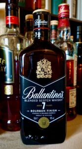 バランタイン７年のテイスティング＆レヴュー・バーボン樽後熟でお菓子系の甘味をまとったコスパ高すぎなバランタイン新定番！