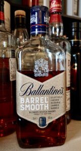 バランタイン・バレルスムースのテイスティング＆レヴュー・ハイボールが絶品！特性焦げ樽で後熟させたバランタイン！